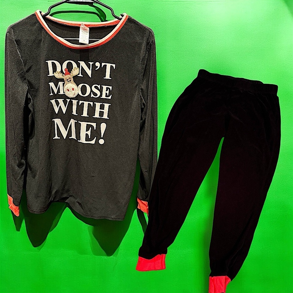 Holiday time Pajamas Set - Black Red small